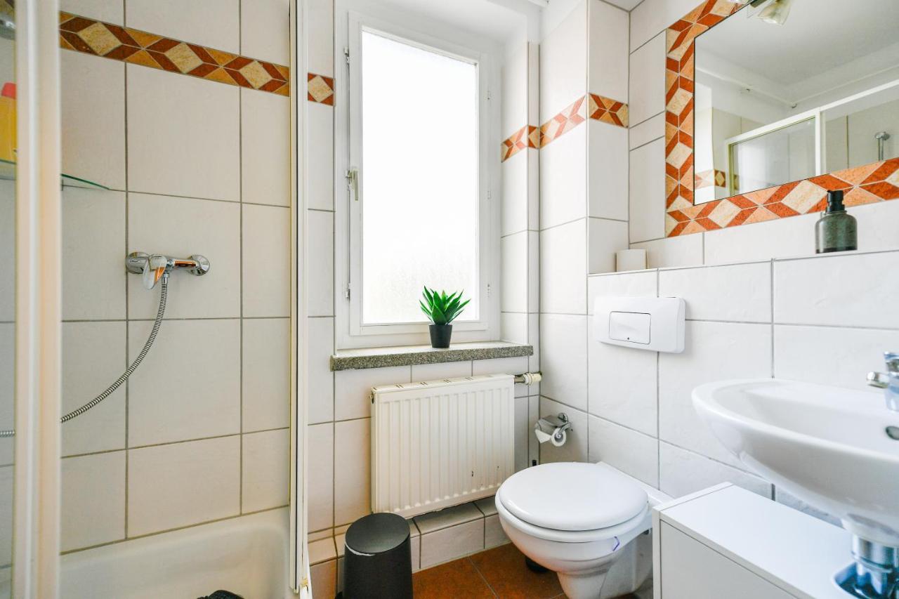 Fuerst-Pueckler-Apartment_Bis 6 Personen_Waschmaschine_Kueche_2X Parkplaetze_Terrasse_Netflix Cottbus Eksteriør billede
